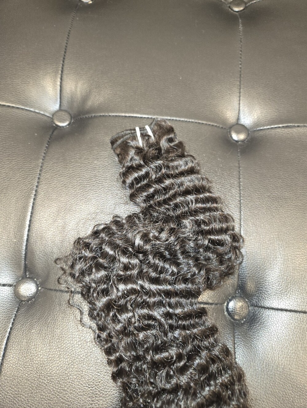 28" Raw Virgin Burmese Curly Weft Bundle - Picture 2 of 2